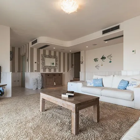 Villa Blue Sphere With Pool By Wonderful Italy